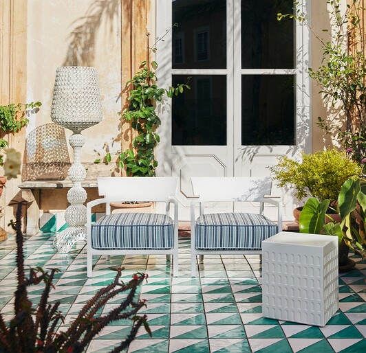 Order Kartell furniture online: convenient & stylish