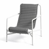 HAY Palissade Lounge Chair in Anthrazit mit gestepptem Kissen und robustem Metallrahmen für Außenbereiche. - Palissade Steppkissen 139x49,5cm