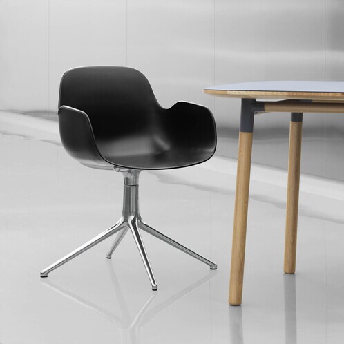 Normann Copenhagen - Form Drehstuhl mit Armlehnen 4L Alu
