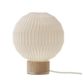 Le Klint - Lampe de table 375 avec abat-jour en papier