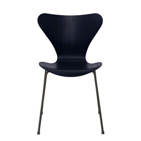 Fritz Hansen - Serie 7™ Stuhl gefärbte Esche Gestell Warmes Graphit