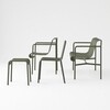 HAY Palissade Kollektion, grüne Outdoor-Metallmöbel, modernes Design, Stuhl und Hocker Set auf weißem Hintergrund. - Palissade Gartenhocker