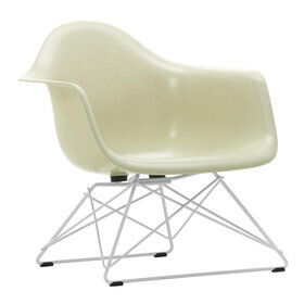 Vitra - Chaise avec accoudoirs Eames Fiberglass LAR blanc