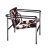 Cassina - Le Corbusier LC1 kleiner Sessel - Fell weiß/braun/schwarz/Gestell verchromt