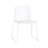 Muuto - Visu - Chaise avec piètement traîneau - blanc/frêne - laqué/structure blanc laqué