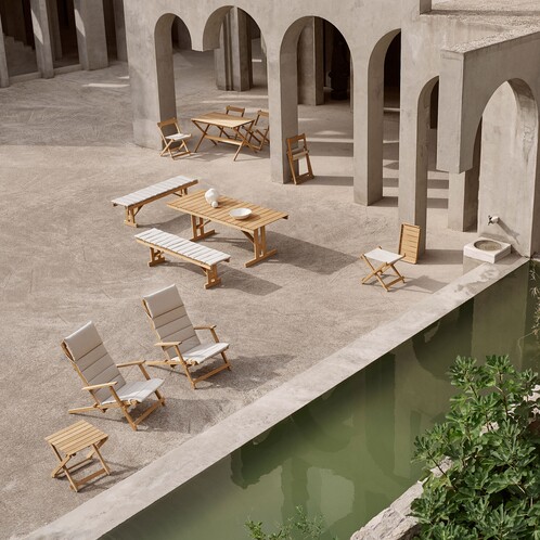 Carl Hansen BM3670 Outdoor Folding Table | AmbienteDirect