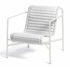 HAY Palissade gepolsterter Lounge-Sessel in Weiß, modernes Metall-Design für Außenbereiche, elegant und komfortabel. - Palissade Steppkissen 117x49,5cm