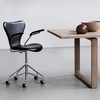 Fritz Hansen - Serie 7 Swivel Armrest Chair / Office Chair