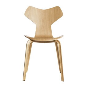 Fritz Hansen - Grand Prix™ Stuhl mit Holzgestell