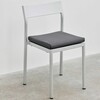 HAY Palissade Stuhl in Weiß mit gestreiftem Sitzkissen, modernes Outdoor-Möbeldesign aus Metall. - Palissade Sitzkissen 52,5x48cm