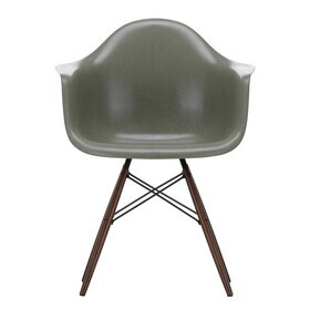 Vitra - Eames Fiberglass Armchair DAW Ahorn dunkel