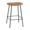 Muuto - Fiber Barhocker 65cm - cognac/schwarz/Sitzfläche Leder/BxHxT 45x66x44cm/Gestell Stahl schwarz: pulverbeschichtet