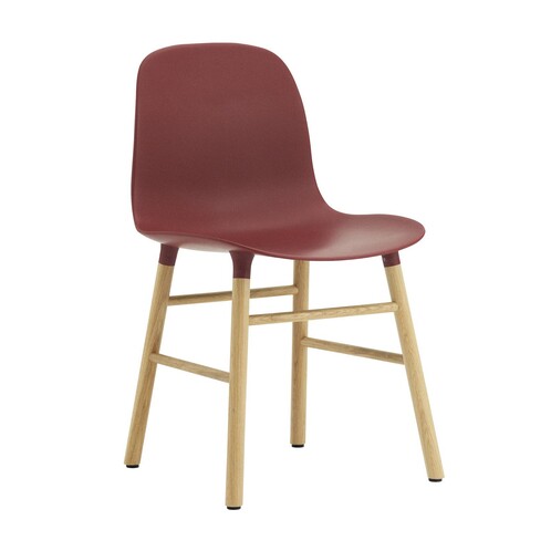 Normann Copenhagen - Form Stuhl Gestell Eiche  - rot/Gestell Eiche natur/48x80x52cm