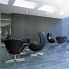 Fritz Hansen - Actie-set -Egg Chair stoel + voetenbank leder