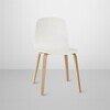 Muuto - Visu - Chaise piètement quadripope en bois 