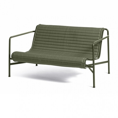 HAY Palissade Outdoor-Sofa in Olivgrün, modernes Design mit pulverbeschichtetem Stahl und gerippter Oberfläche. - Palissade Steppkissen 124x115,5cm