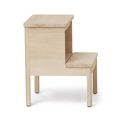 Form & Refine A Line Step Stool | AmbienteDirect