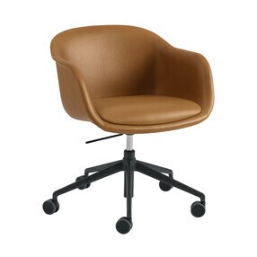 Muuto - Fiber Conference Drehstuhl mit Rollen und Gaslift Leder
