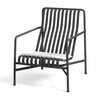 HAY Palissade Lounge Chair in Anthrazit mit eleganten Stahlstreben und komfortablem Sitzkissen für Außenbereiche. - Palissade Sitzkissen 52,5x48cm