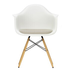 Vitra - Eames Plastic Armchair DAW Upholsterd Ash Base