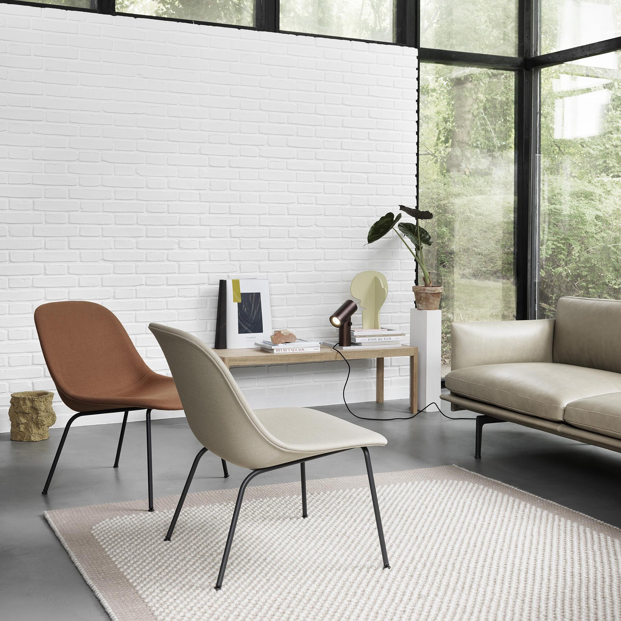 Muuto Fiber Lounge Chair Upholstered Steel Base | AmbienteDirect