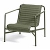 Grüner HAY Palissade Lounge Chair aus Metall mit gepolsterter Auflage für modernes Outdoor-Design, robust und stilvoll. - Palissade Steppkissen 117x49,5cm