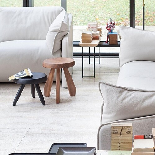 Cassina 523 Tabouret Méribel Stool | AmbienteDirect