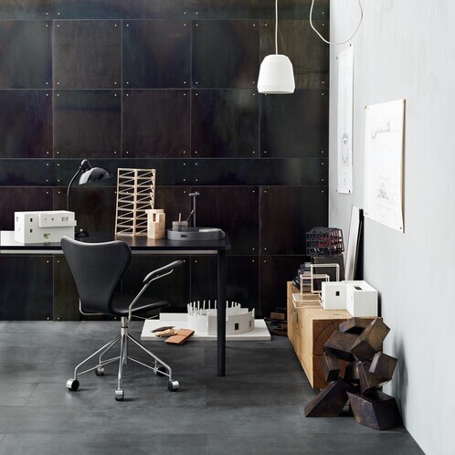 Fritz Hansen - Serie 7 Swivel Armrest Chair / Office Chair