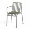 HAY Palissade Stuhl in Grau mit Armlehnen und olivgrünem Sitzkissen für moderne Outdoor-Gestaltung. - Palissade Sitzkissen 37x37cm