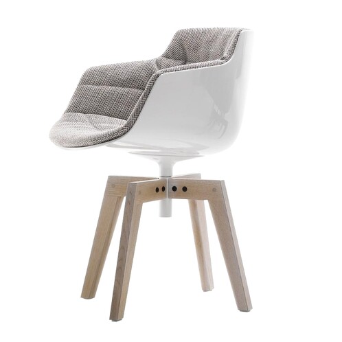 MDF Italia - Flow Slim - Fauteuil capitonné piètement chêne  - beige brun/coque blanc/piètement chêne/étoffe Monaco R319 Col. 443.040