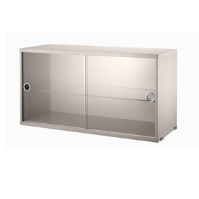 String - String System Vitrinenschrank mit Schiebtüren