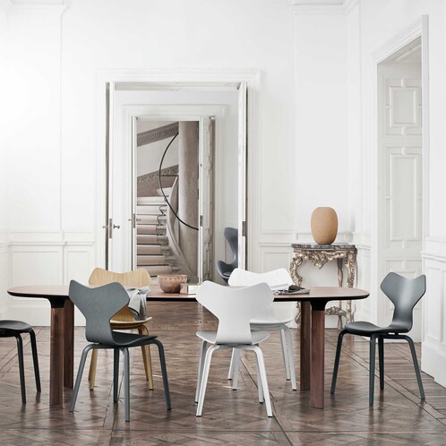 Fritz Hansen Grand Prix™ Chair With Wood Base | AmbienteDirect