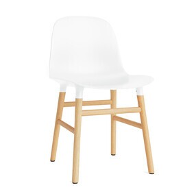 Normann Copenhagen - Form Stoel - Onderstel eiken