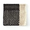 Nanimarquina - Tres - Tapis en laina 170x240cm - noir/49% laine Nouvelle-Zélande/45 % laine feutrée / 6% coton/Densité: 56.000 noeuds/m2 / Poids:2,2kg/m2
