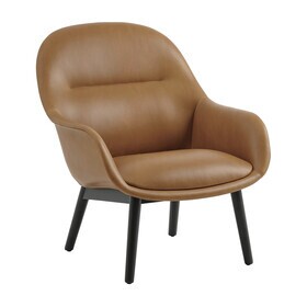 Muuto - Fauteuil Fiber rembourré pieds en bois cuir
