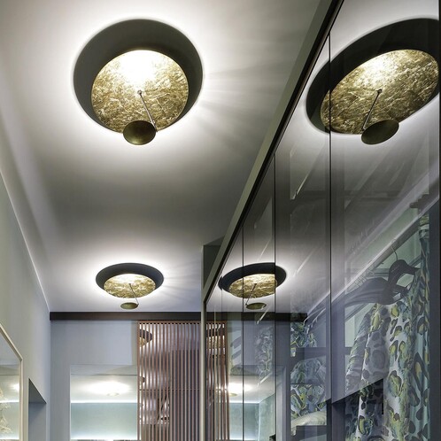 Catellani & Smith - Lederam C150 LED Deckenleuchte - schwarz/gold/Baldachin weiß H 3.5cm/2700K/1590lm/CRI80/mit Dimmer/Ø50cm/Stange schwarz/ Scheibe gold