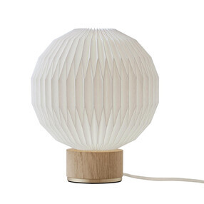 Le Klint - Lampe de table 375 avec abat-jour en plastique