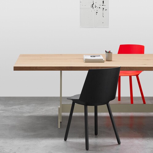 e15 TA23 Kazimir Dining Table