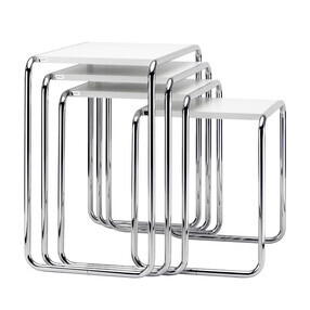Thonet - Set de 4 tables d'appoint B 9 frêne