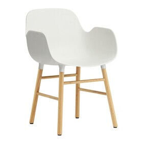 Normann Copenhagen - Form Armleunstoel - onderstel eiken