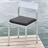 HAY Palissade weiße Gartenstuhl aus Metall mit gestreiftem Kissen auf Holzsteg neben Wasser. - Palissade Sitzkissen 52,5x48cm