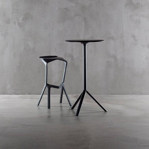 大阪★配送無料エリア有「S183」 PLANK MIURAテーブル&スツール2脚 Plank Miura Bistro Table Ø60cm | AmbienteDirect