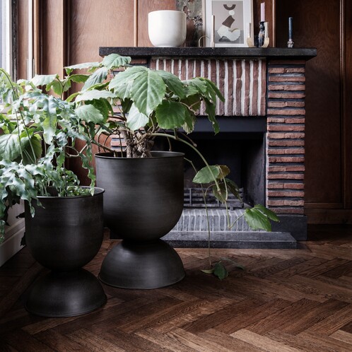 ferm LIVING Hourglass Plant Pot L | AmbienteDirect