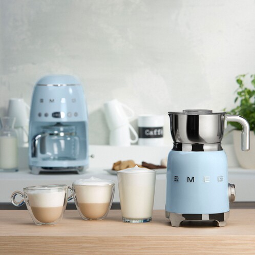 Smeg Milk Frother Review: café-quality frothy coffee
